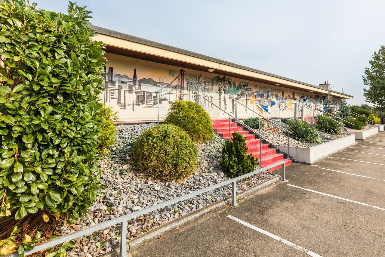 Motel Steighof Brutten Ngoại thất bức ảnh
