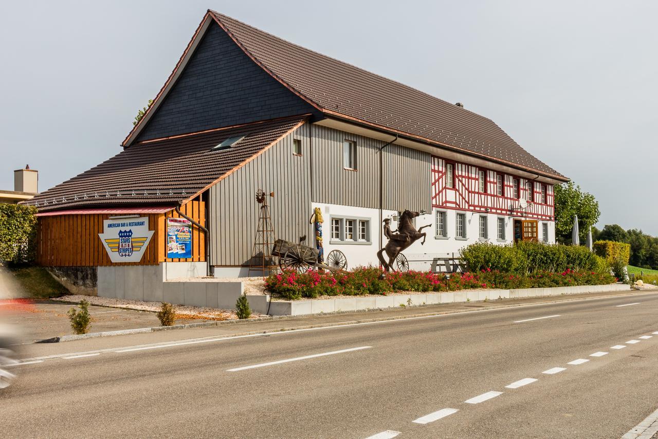 Motel Steighof Brutten Ngoại thất bức ảnh